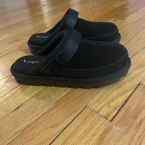 Koolaburra by UGG Women’s Tizzey Slip-On Suede Clog